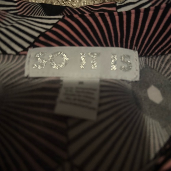 Geometric Patterned Blouse - Picture 7 of 8